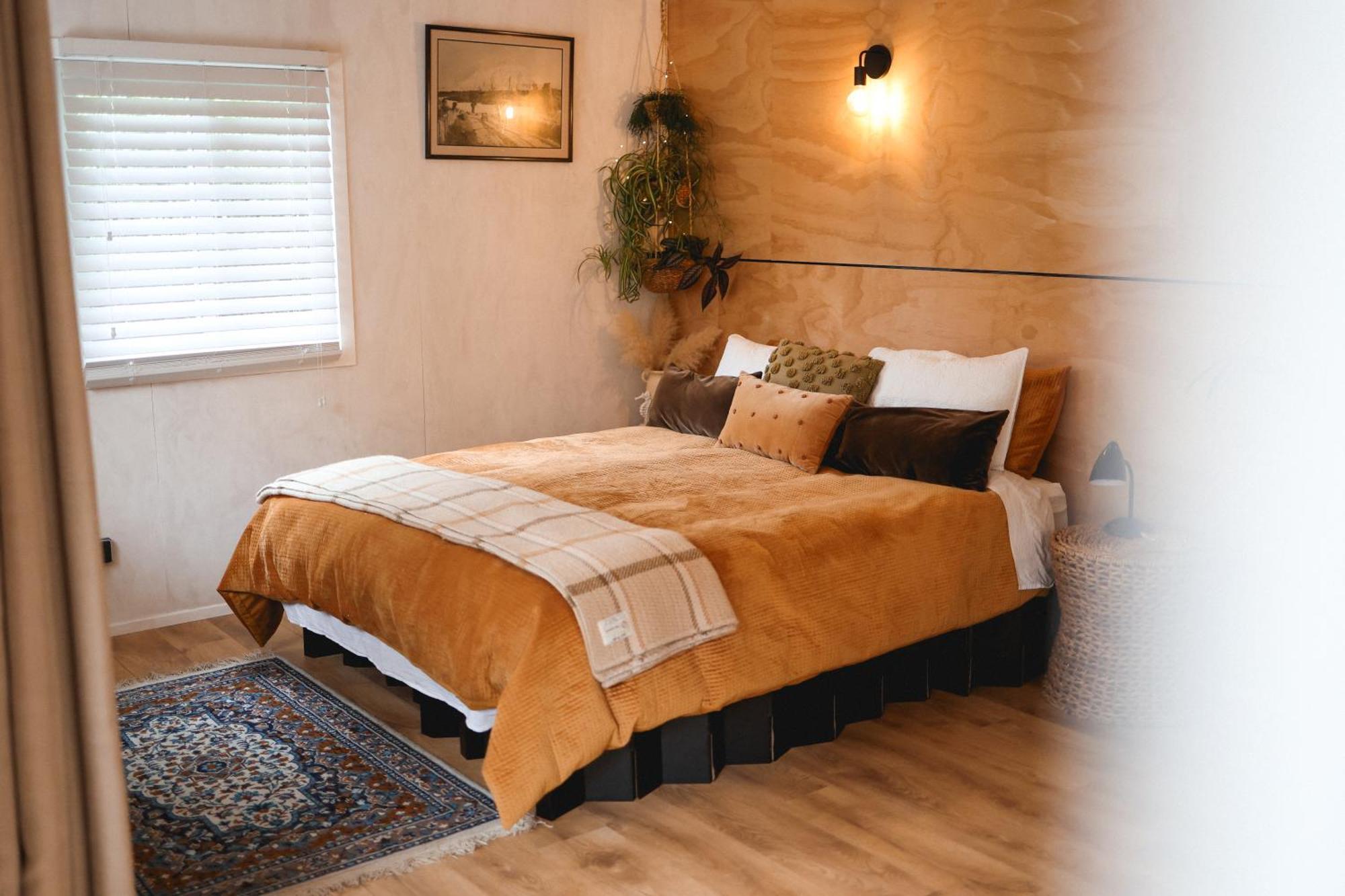 Kaitake Kabana - Unique, Off-Grid, Studio Retreat Oakura Esterno foto