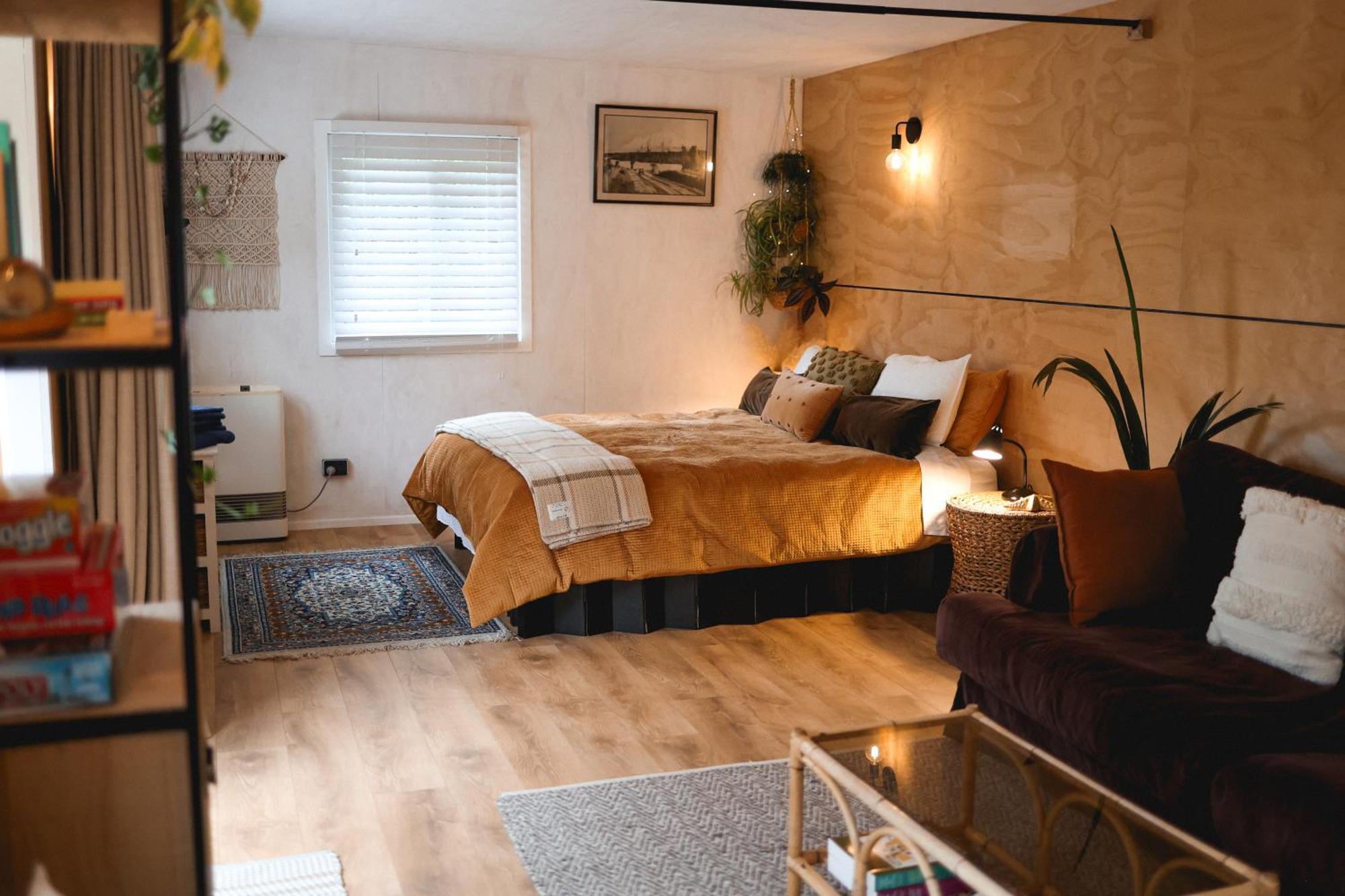 Kaitake Kabana - Unique, Off-Grid, Studio Retreat Oakura Esterno foto